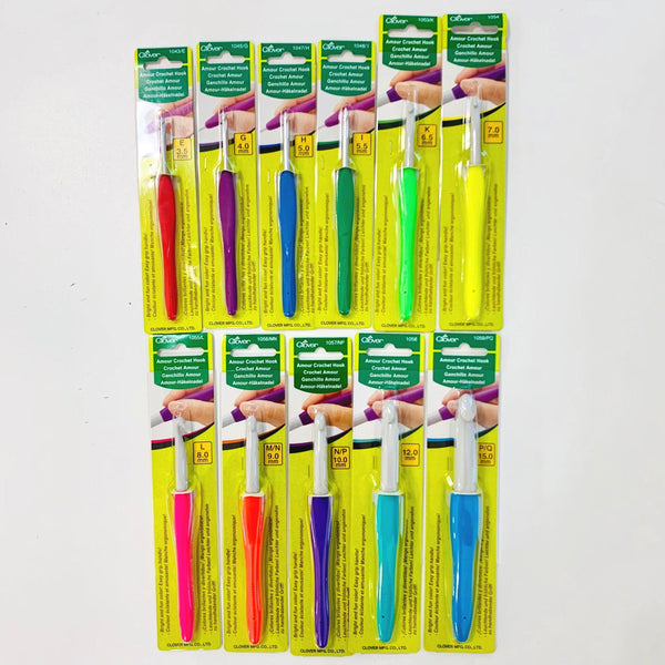 Clover Amour Crochet Hook Set - 10 Different Soft Grip Hooks (2.25